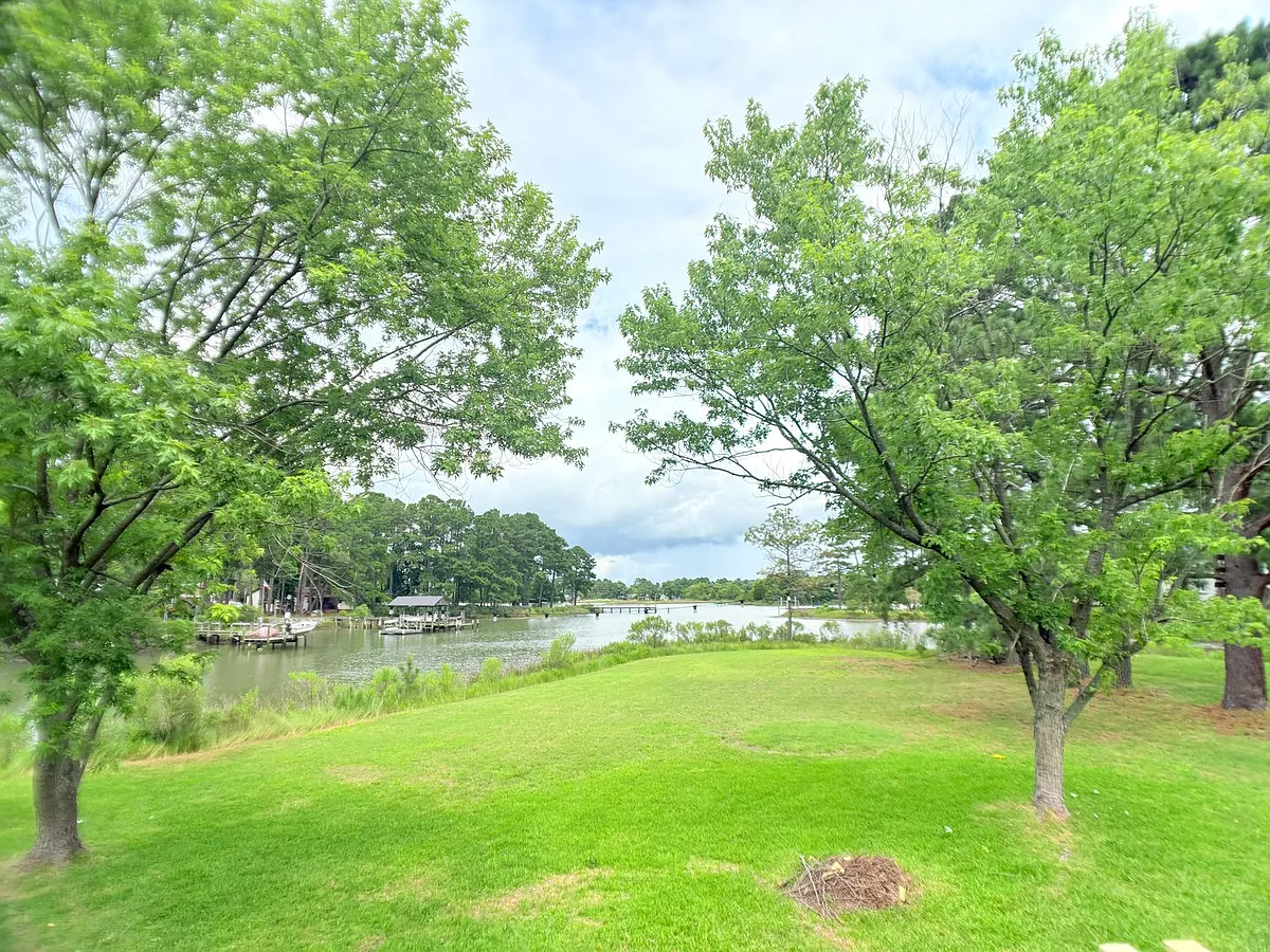 Building Photo - 172B Hunts Neck Rd