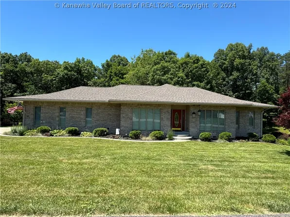 113 Grant Dr, Sissonville, WV 25320