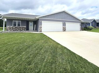 812 Taft Ln, Waupun, WI 53963