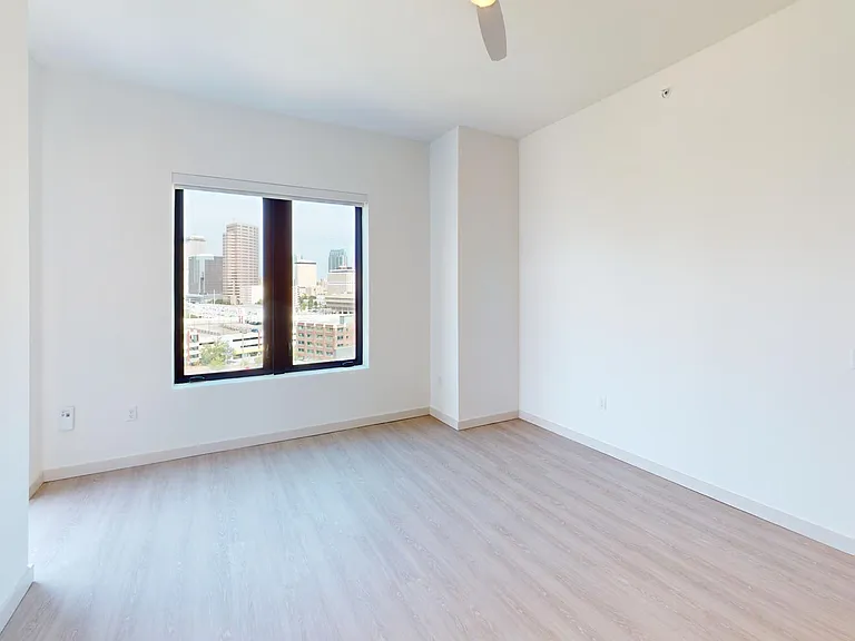 101 N Meridian — Photo 143