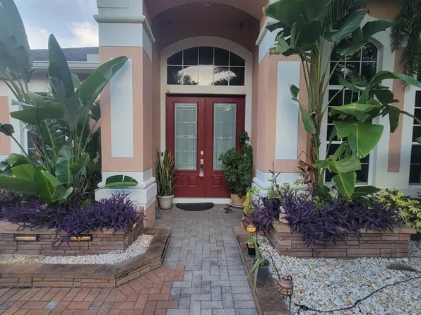 2461 Woodbark St, Apopka, FL 32712