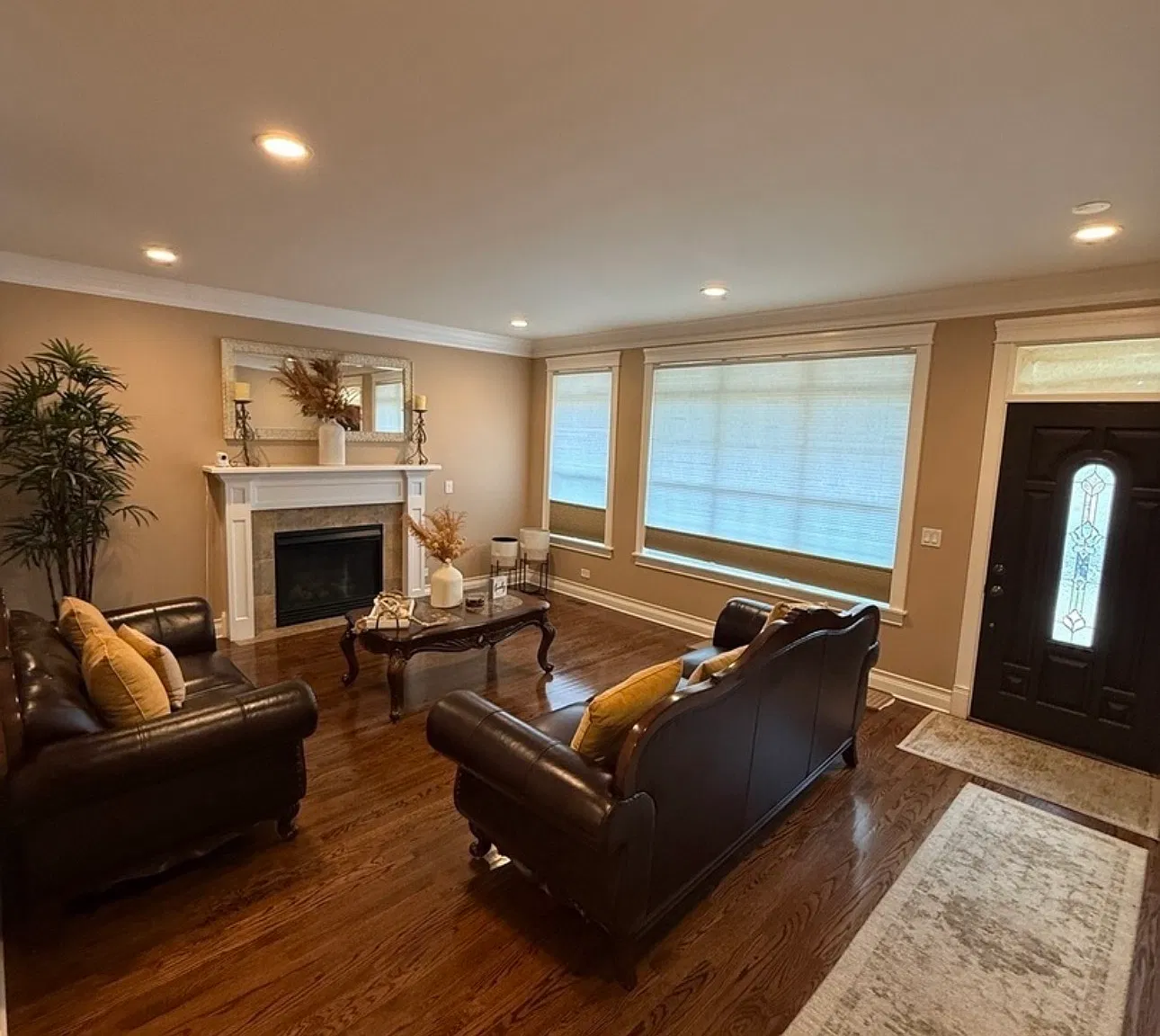 4 bed, 3.5 bath, 3230 sqft, $3,900 — Photo 2