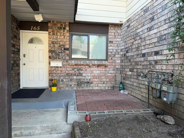 3 bedroom rental in Surrey — photo 10