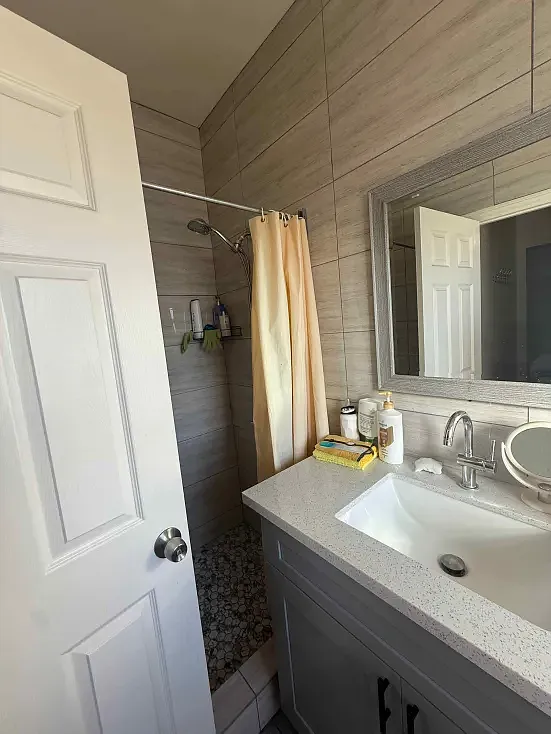 4 bed, 1928 sqft, $900 — Photo 1