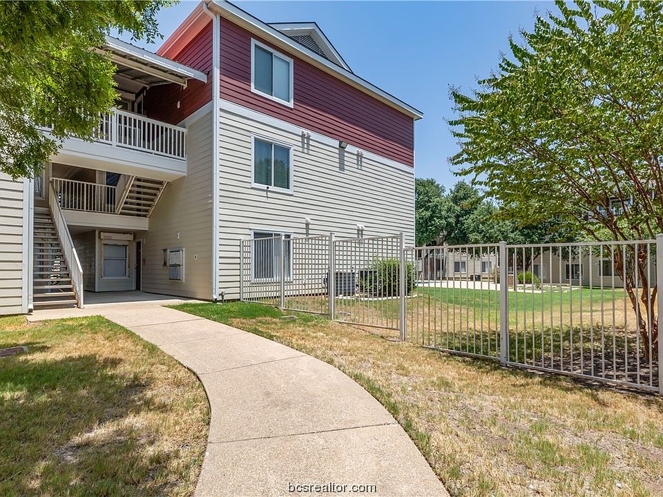 1st image of 527 Parkway #204