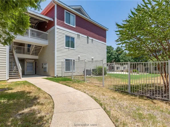 527 Parkway #204, College Station, TX 77840