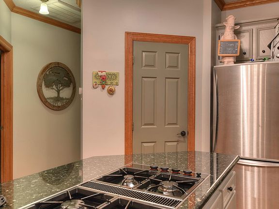 5th image of 20210 Country Lake Dr