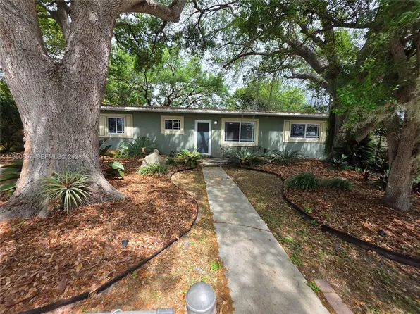 9911 Martinique Dr, Cutler Bay, FL 33189