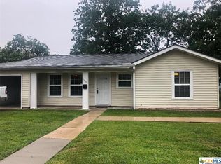 1602 Sam Houston Dr, Victoria, TX 77901