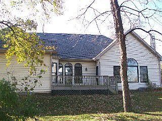 2nd image of 1081 Deerpath Rd