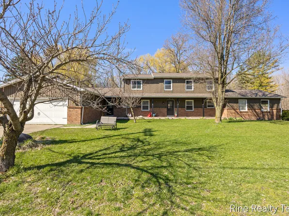 1555 Knapp St NE, Grand Rapids, MI 49505