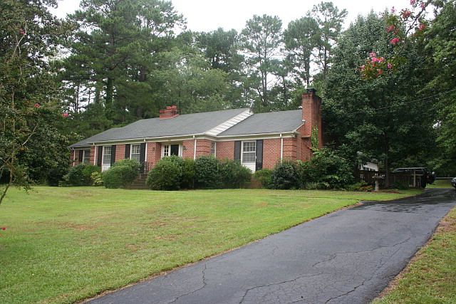 2nd image of 705 McLeod Dr