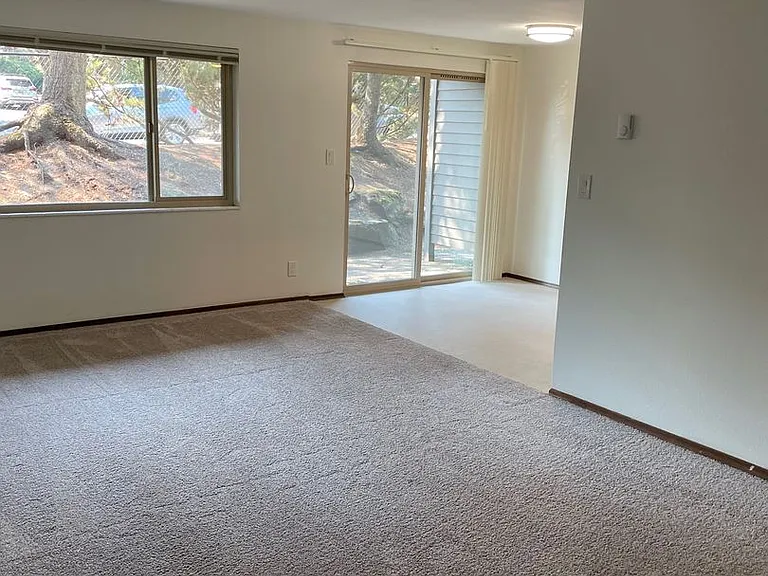Lewison Place Apartments — Photo 8