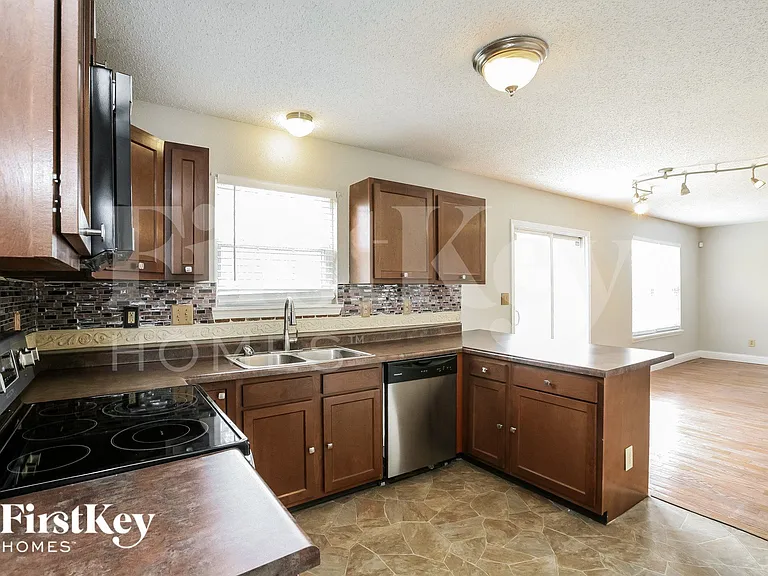 5246 Melbourne Rd — Photo 5
