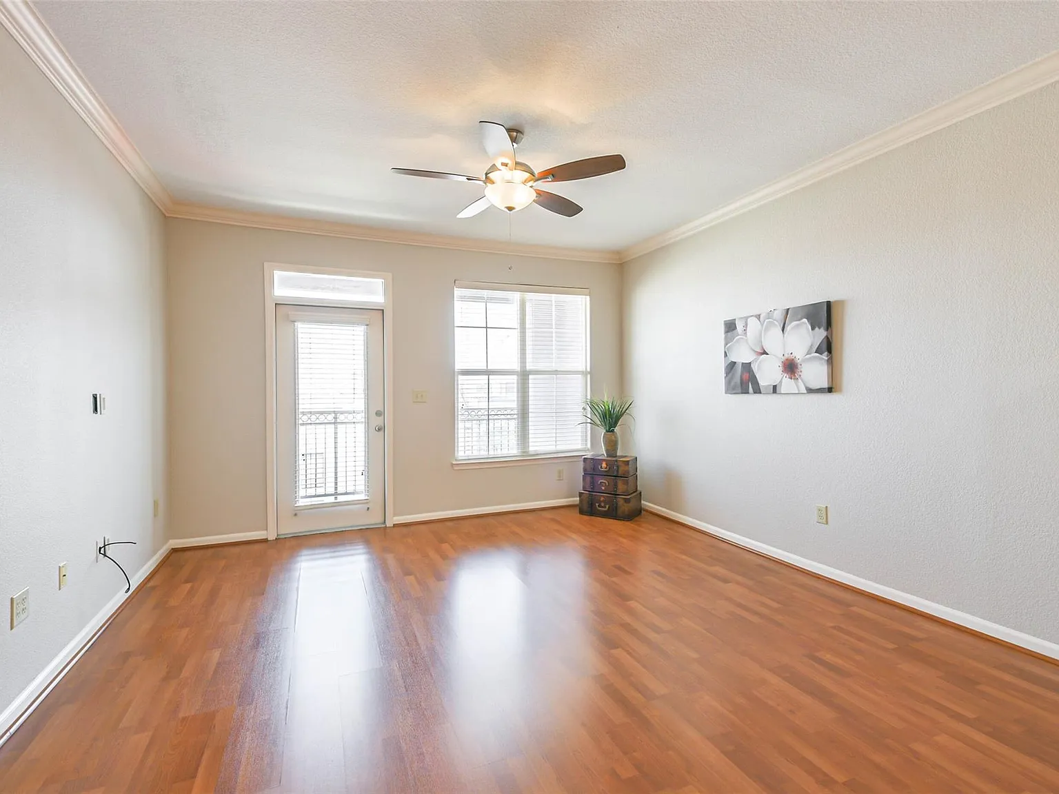 2 bed, 2.0 bath, 1233 sqft, $1,900 — Photo 4