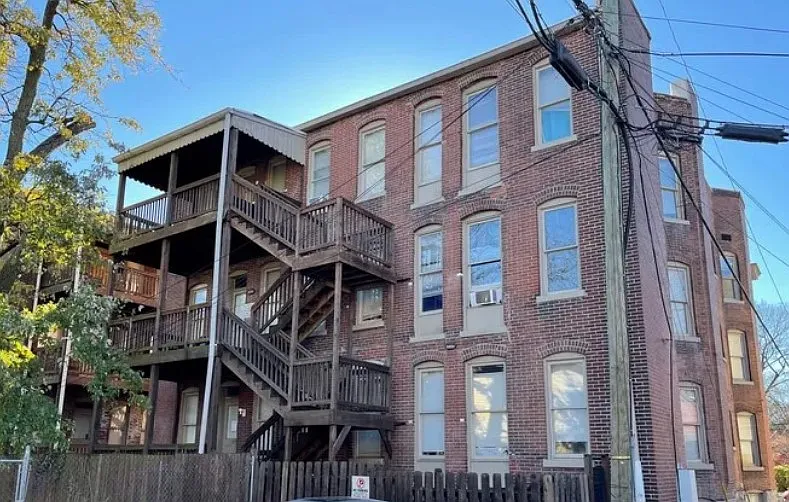 2 bed, 900 sqft, $950 — Photo 3
