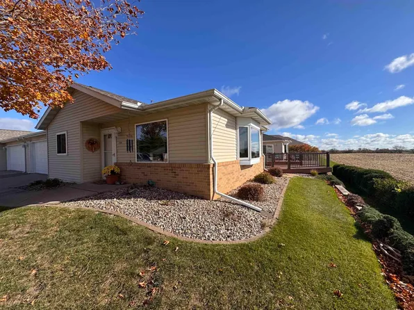 504 4th St SE, Waukon, IA 52172