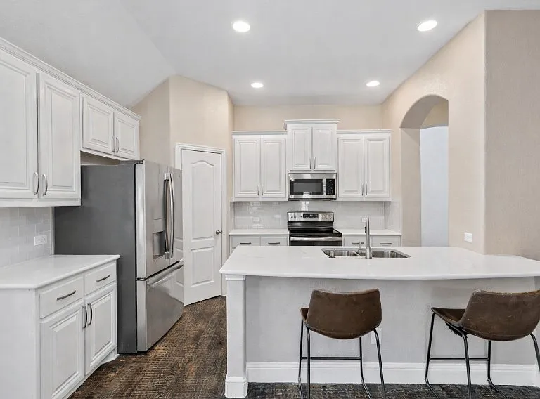 2116 Victoria Ln — Photo 9