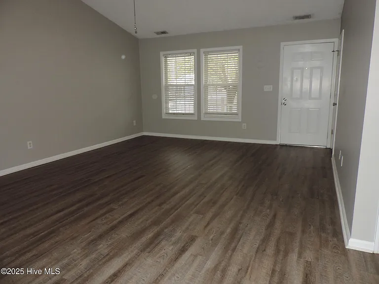 5801 County Line Rd — Photo 4