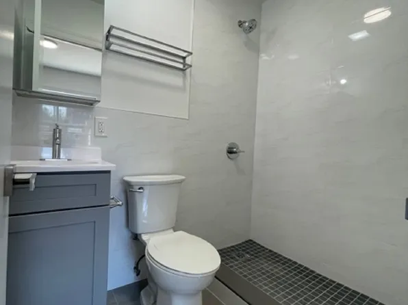 133 East 45th Street image 10 of 17