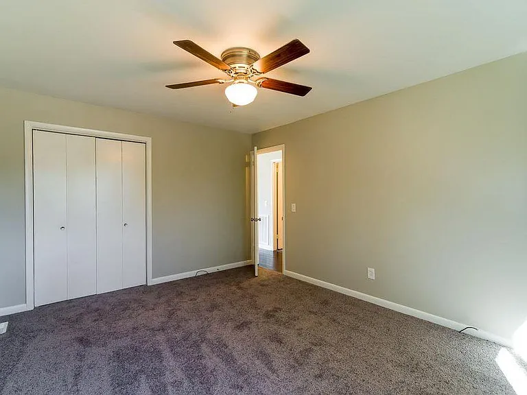 2nd bdrm with closet