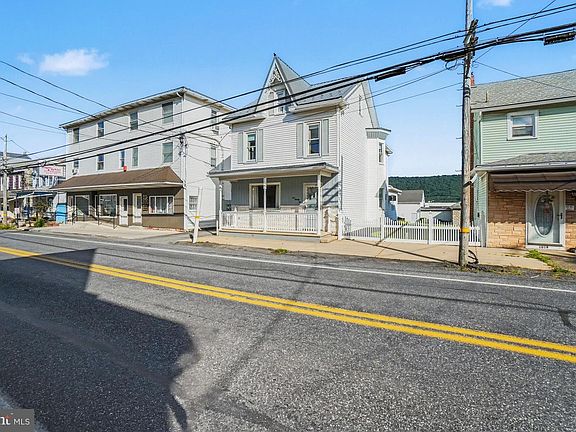 4th image of 1022 W Main St