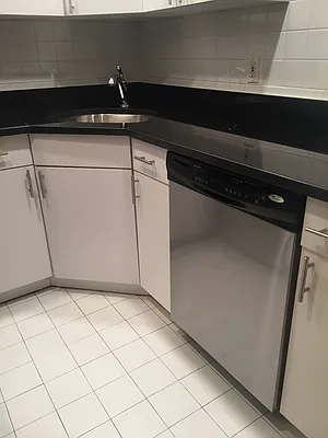 Rented by Metropolis Real Estate of Manhattan | media 35