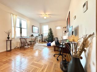 44 W 9th St #2R, Brooklyn, NY 11231