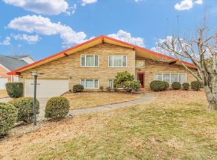 1803 Golfview Dr, Urbana, IL 61801