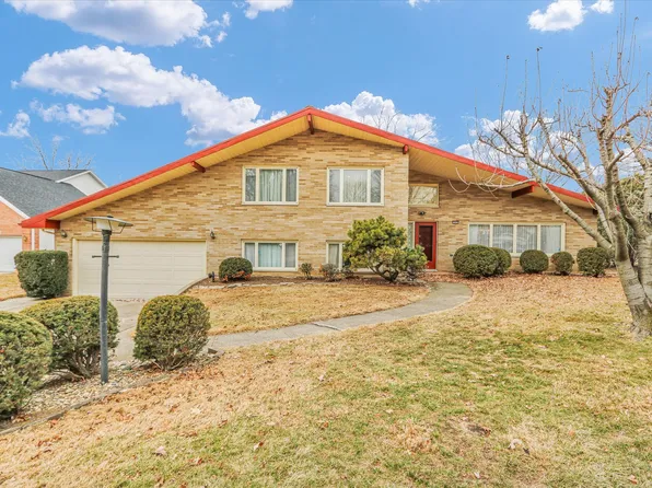 1803 Golfview Dr, Urbana, IL 61801