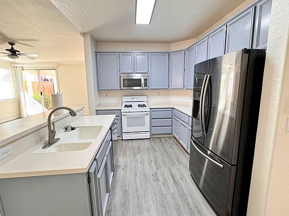4th image of 8236 Yorkton Way