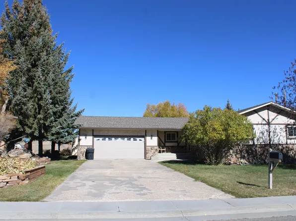 1309 Garnet St, Kemmerer, WY 83101