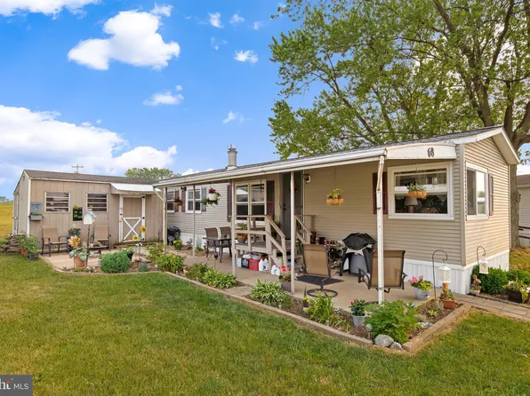 68 Penn Valley Vlg, Lititz, PA 17543