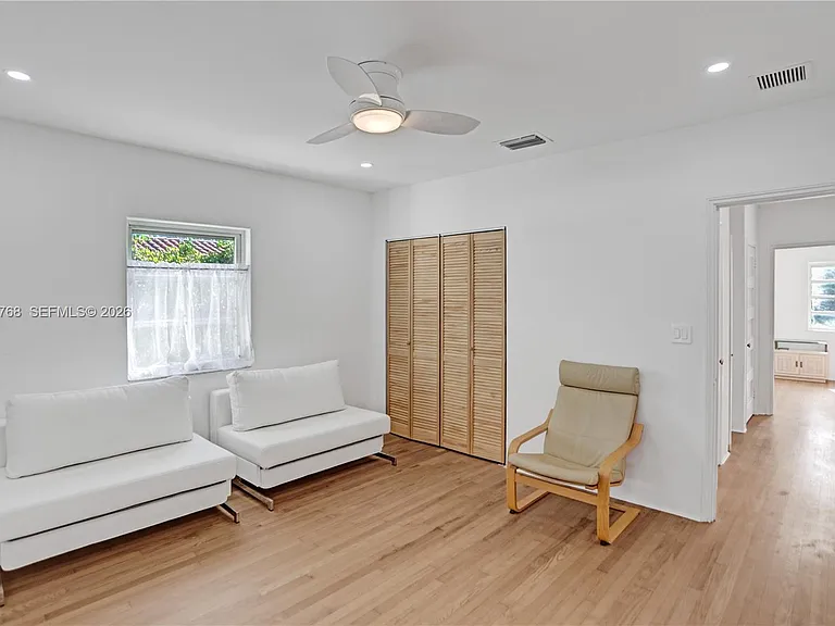 2214 Segovia Cir — Photo 24