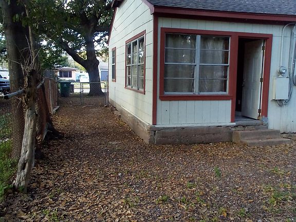 5th image of 8104 Howard Dr