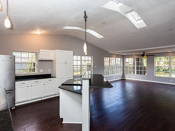 2nd image of 336 Altaloma Ave