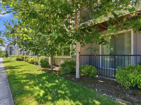 16322 NW Chadwick Way #102, Portland, OR 97229