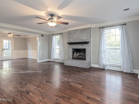 2nd image of 5020 Wildwood Dr