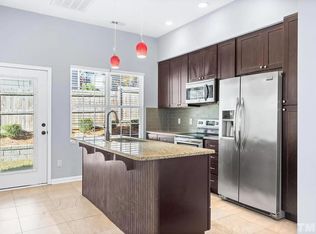 129 Pineland Cir, Raleigh, NC 27606