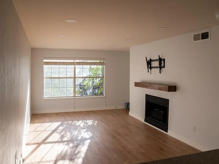 9130 E Arbor Cir #L — Photo 2