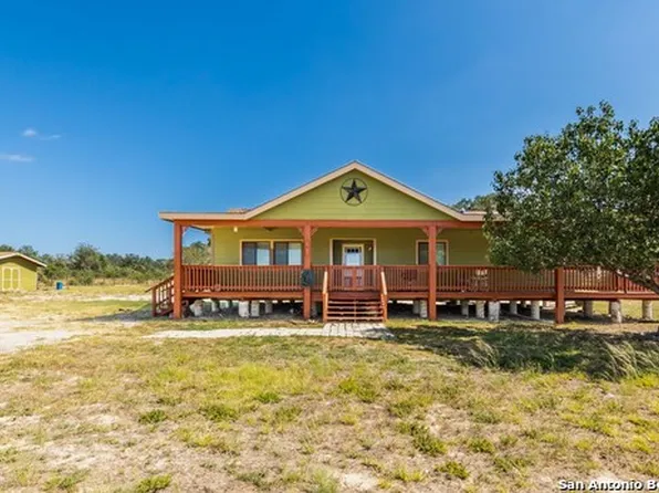 358 COUNTY ROAD 6814, Natalia, TX 78059