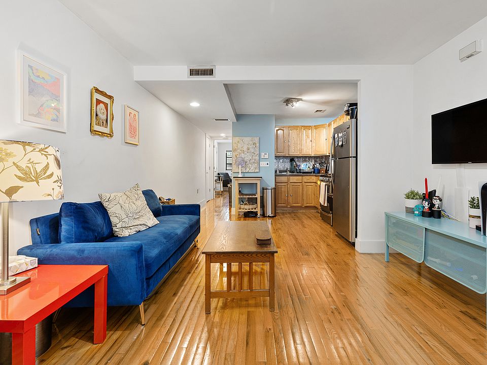 1st image of 160 W 128th St