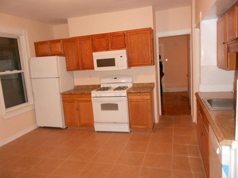 1st image of 90 Marlborough St #1