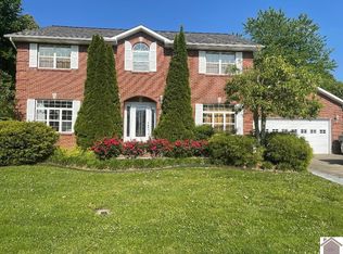 1230 Boggess Dr, Almo, KY 42020