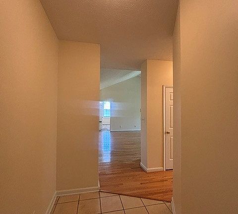 3rd image of 3139 Wisteria Ln Unit 202