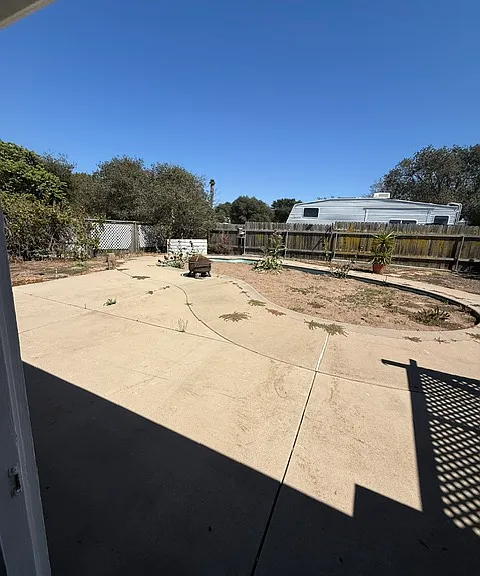 730 Tierra Rd #B — Photo 12