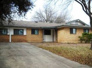 433 E Lindbergh Blvd, Universal City, TX 78148