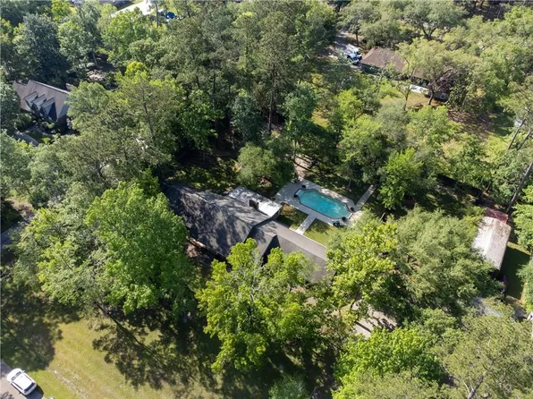 521 Oak Alley Dr, Pearl River, LA 70452