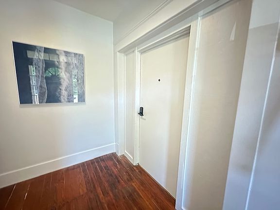 2nd image of 1009 Gratz St APT 2