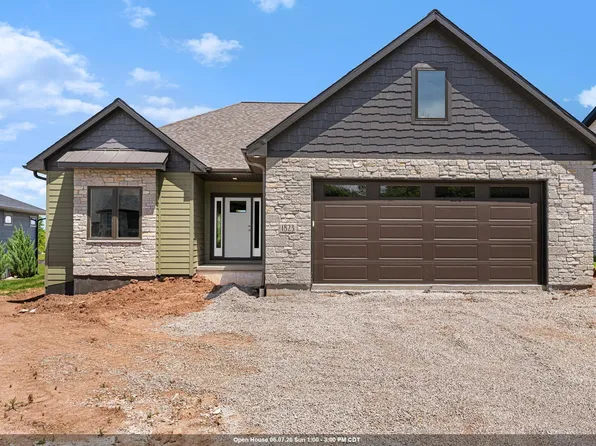 1823 Bobby Jones Dr, De Pere, WI 54115